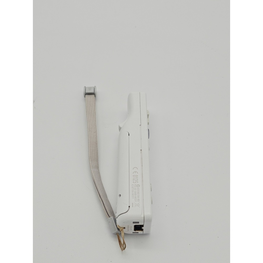 Nintendo RVL-003 Wii Remote Control - White - Picture 4 of 5